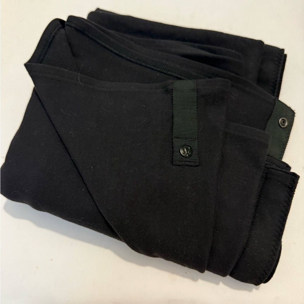 Lululemon Vinyasa Black Scarf with Snaps Button Accent - Picture 3 of 4